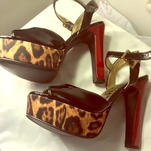 Leopard print pumps